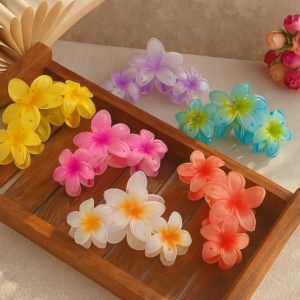 Tropical Bloom 3-Flower Hair Clutcher
